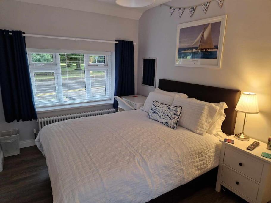 Room On Heath Park Cardiff Eksteriør billede